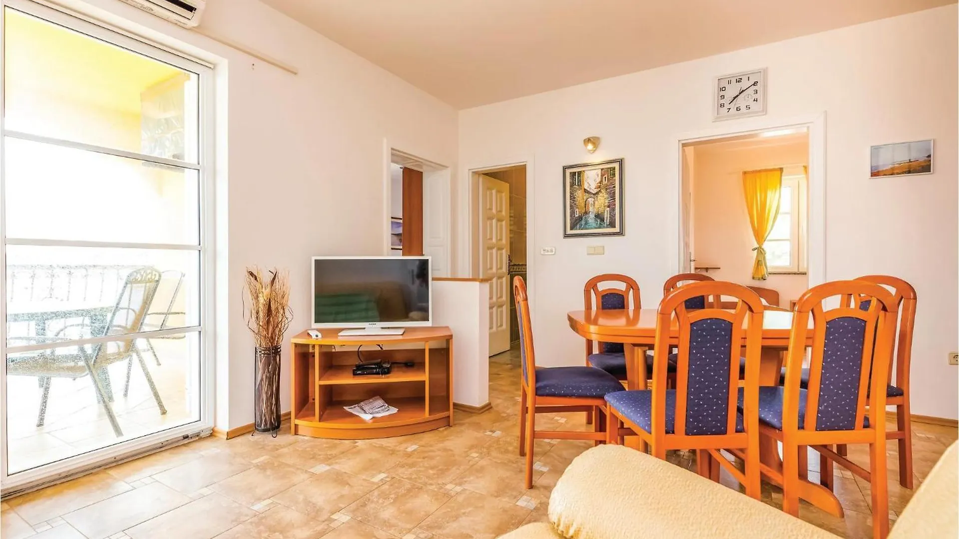 Pet Friendly Apartment In Banjol With Kitchen Kroatien